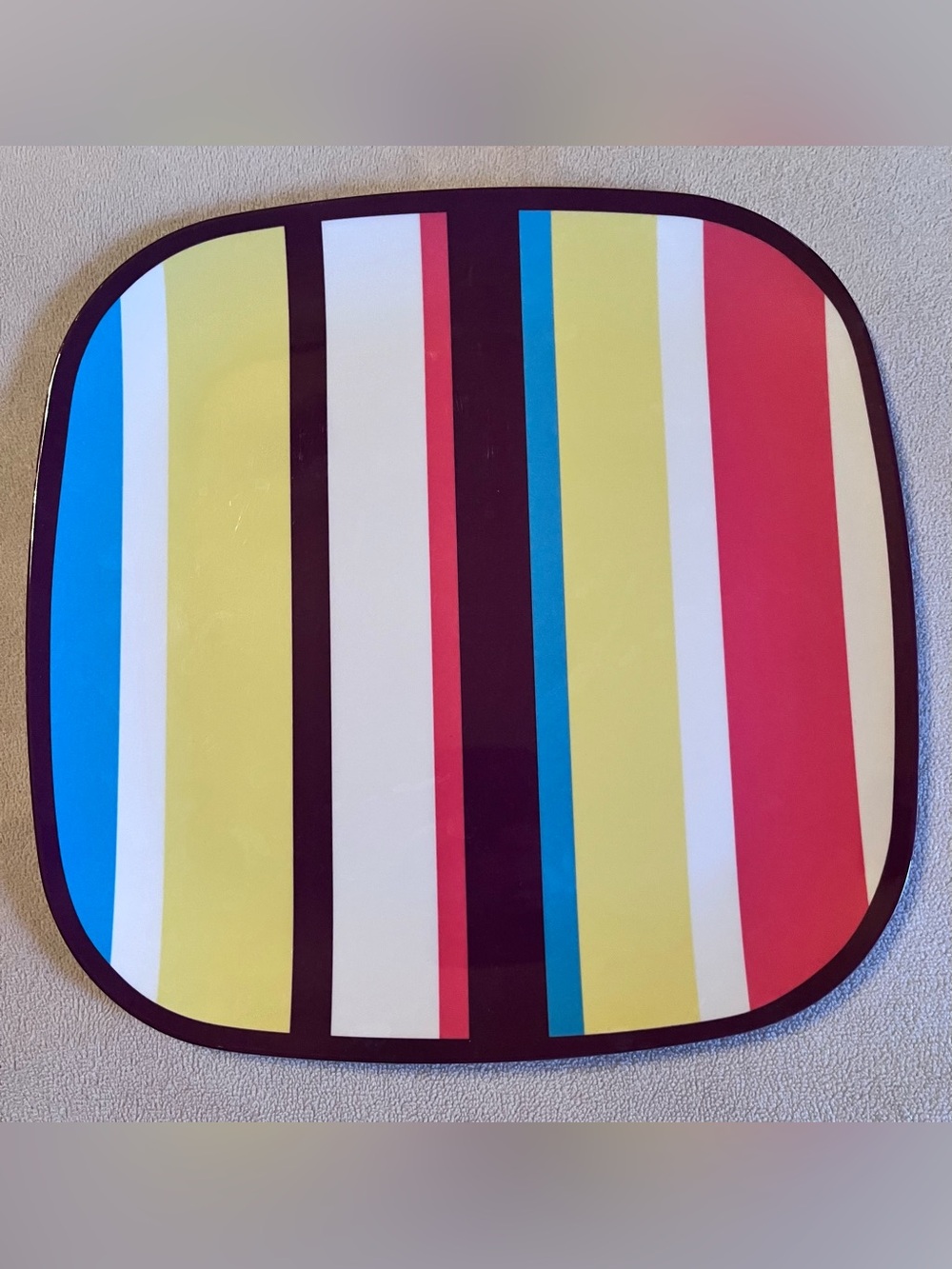 PIER 1 Set Of 4 Melamine Dinner Plates And 4 Matching Cloth Napkins - Picture 2 of 8